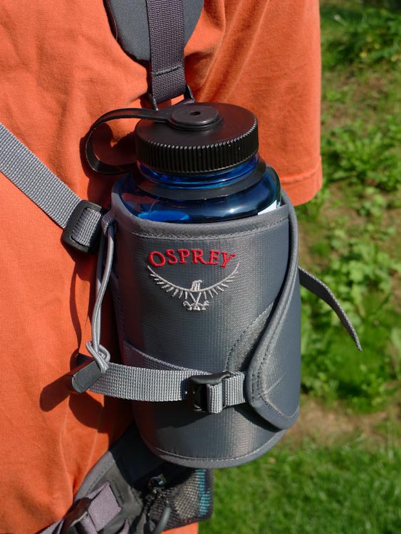 Flaschenhalter für den Rucksack: Test Osprey Aqua Stow