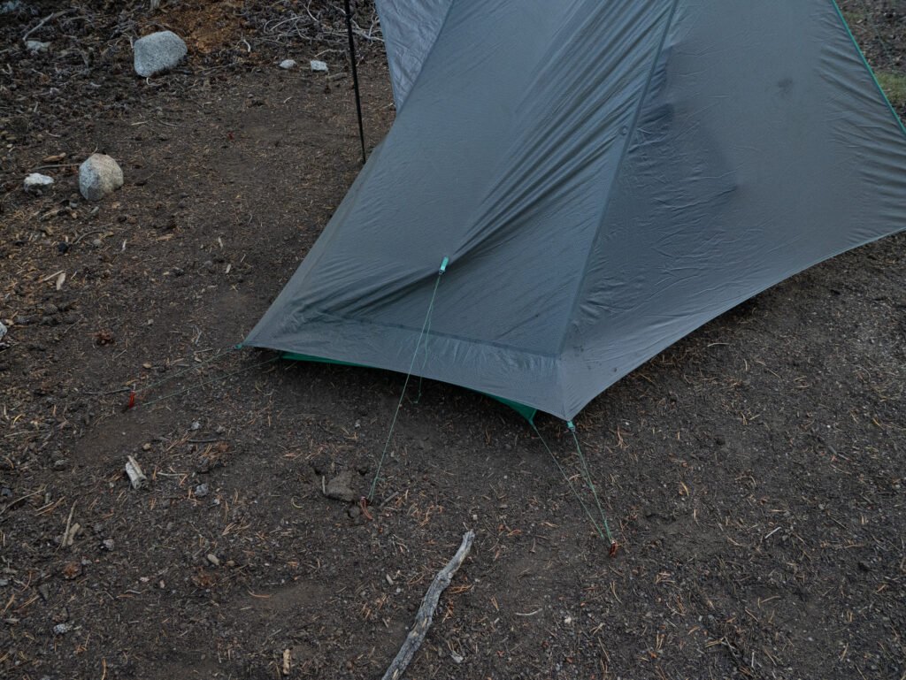 Big Agnes String Ridge VST 1.5 mit Trekkingstock-Aufbau