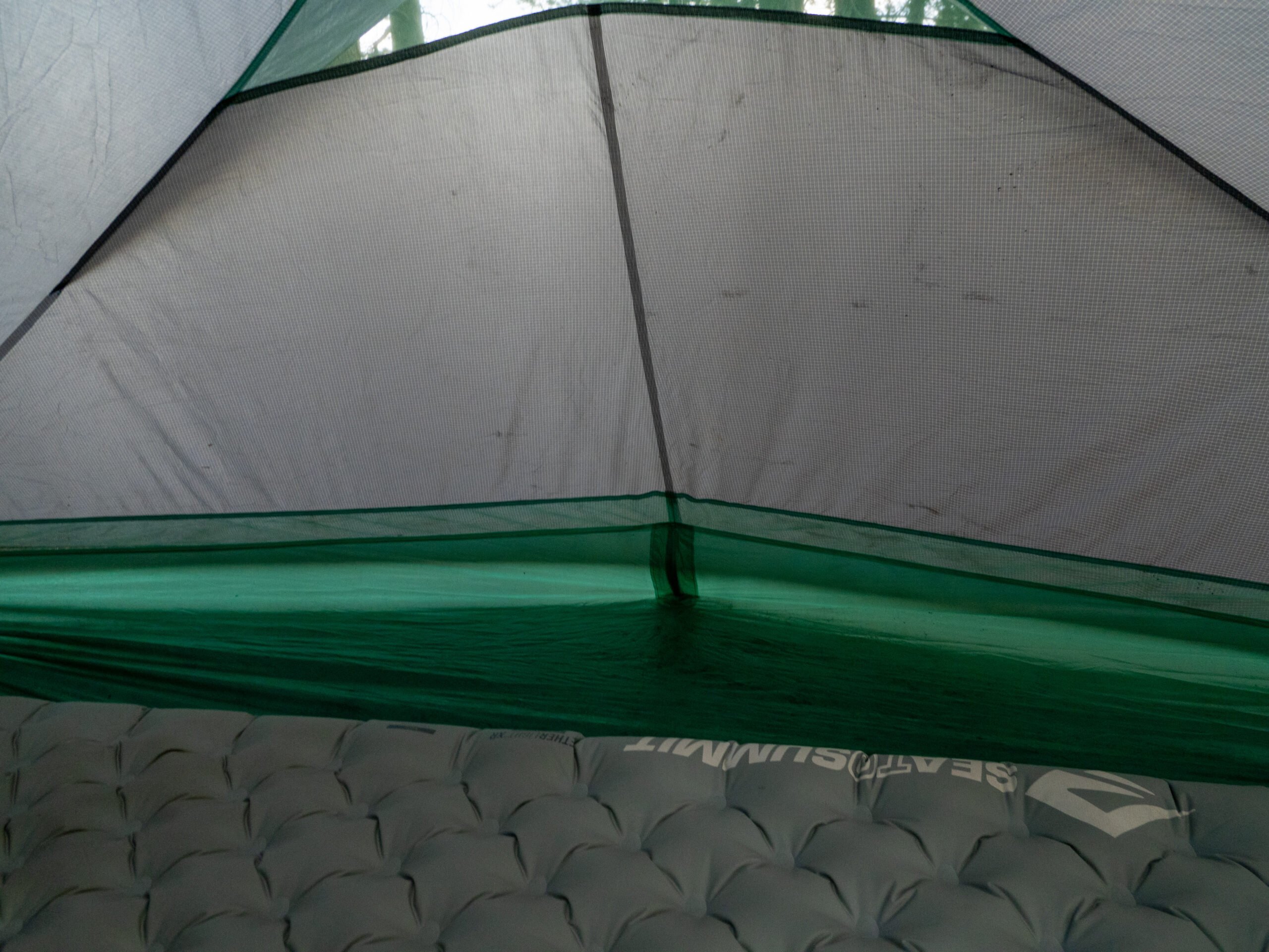 Innenraum des Big Agnes String Ridge VST 1.5 mit Isomatte