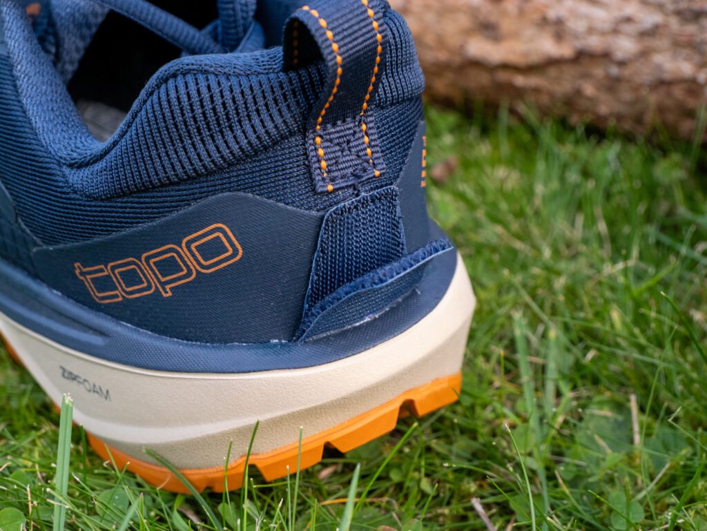 Klettstreifen für Gamaschen an der Ferse des Topo Athletic Terraventure 5